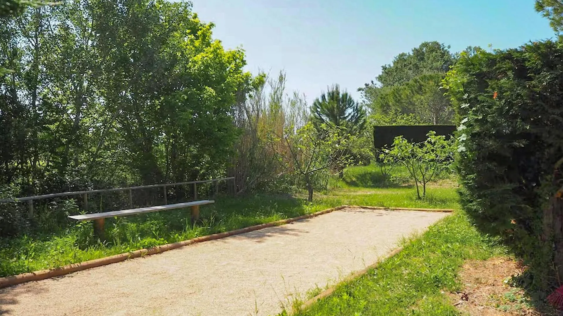 4 Bedroom Nice Home In Vaison-La-Romaine Holiday home